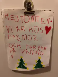 Fin lapp som barnen satt upp till tomten